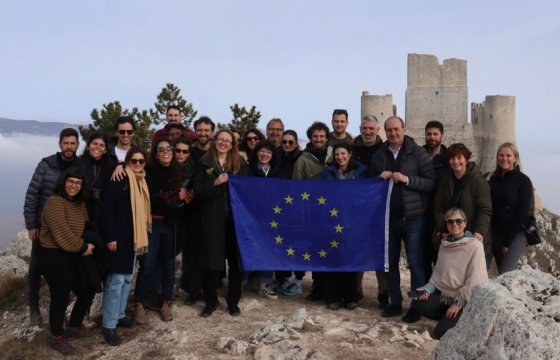 Peer-to-peer exchange in Abruzzo Photo of Peer-to-peer exchange in Abruzzo